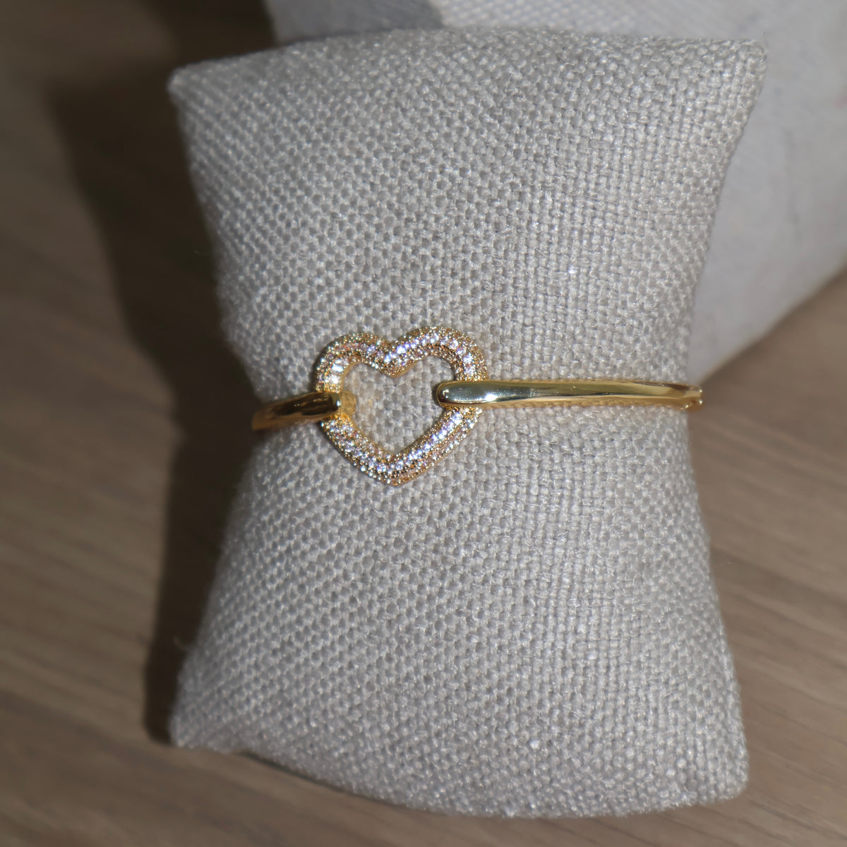 BRACELETE CORAÇÃO CRAVEJADO