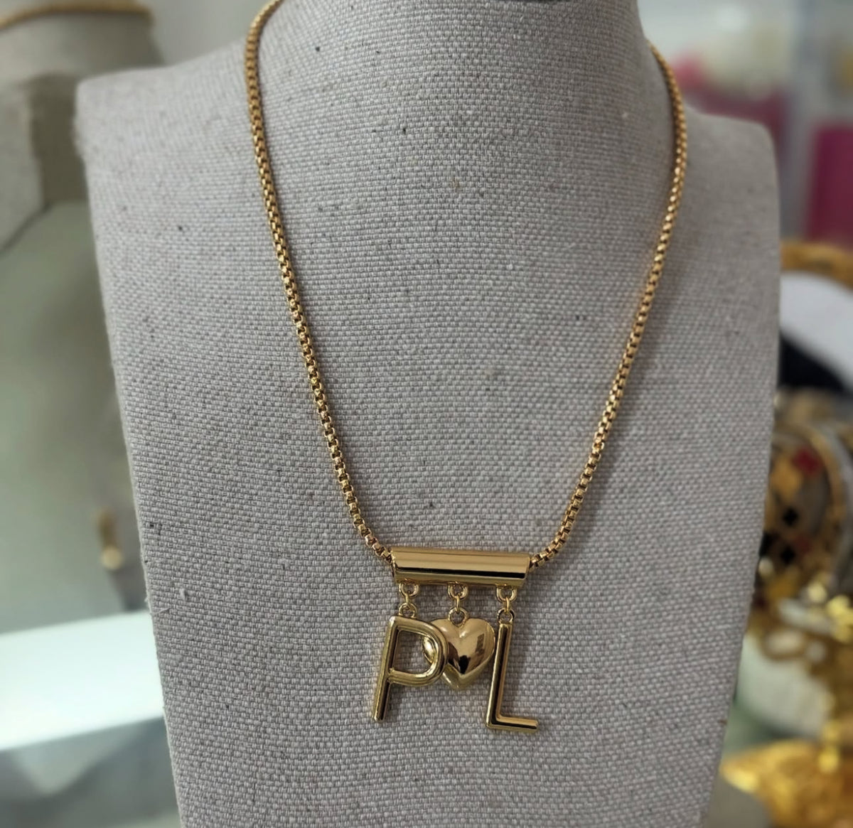 COLAR PERSONALIZADO LETRAS