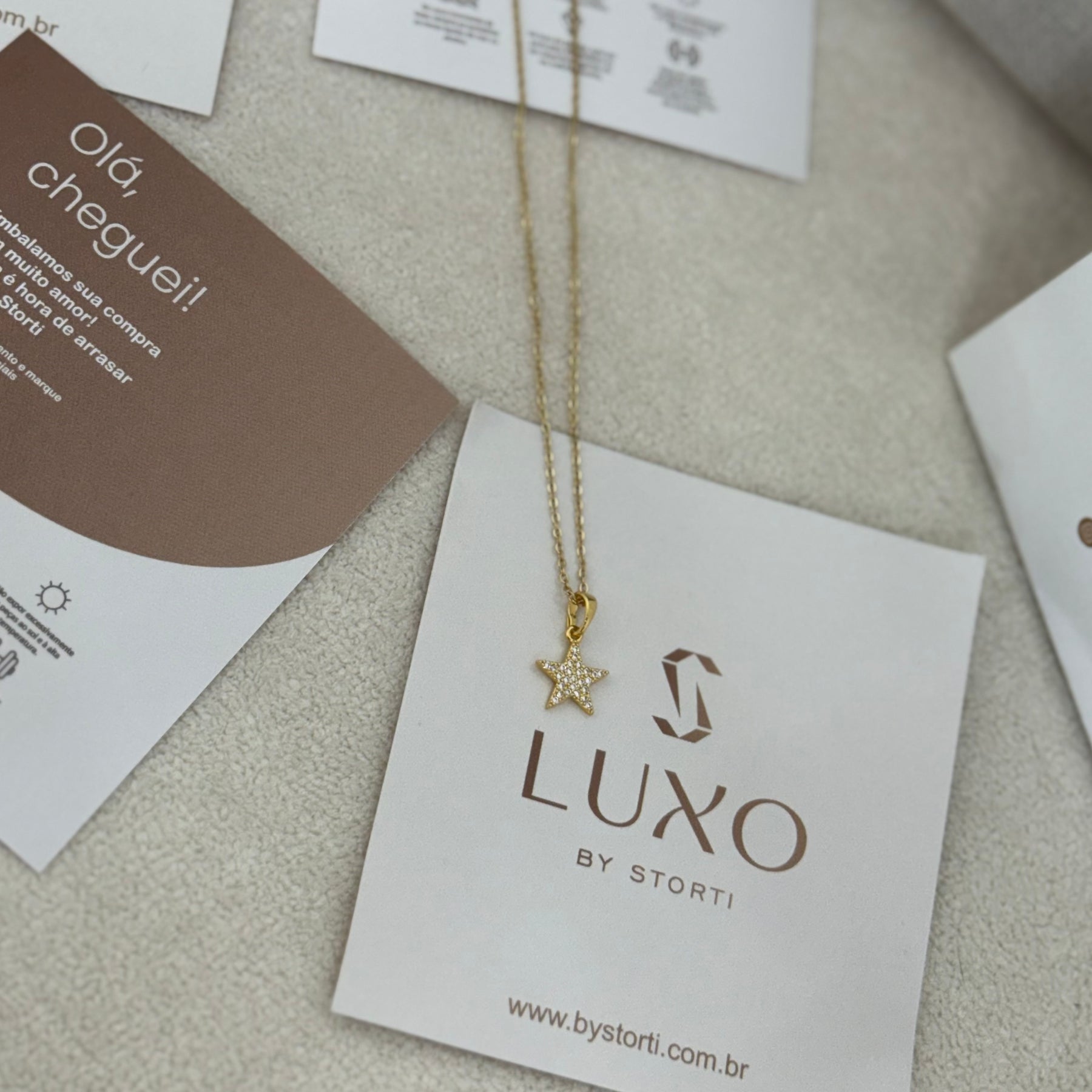 COLAR ESTRELA CRAVEJADO