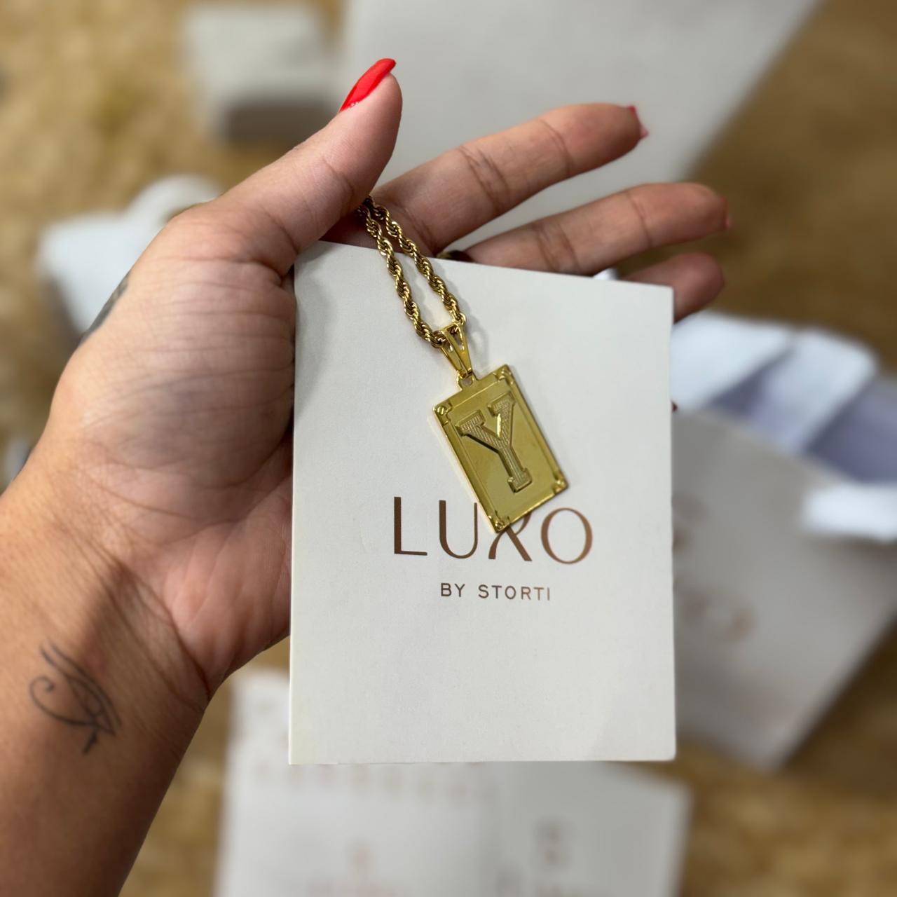 COLAR MEDALHA INICIAL