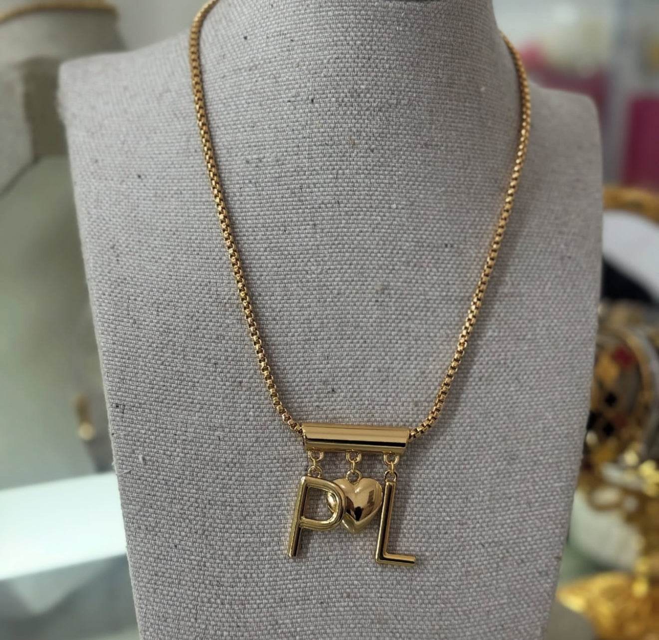 COLAR PERSONALIZADO LETRAS