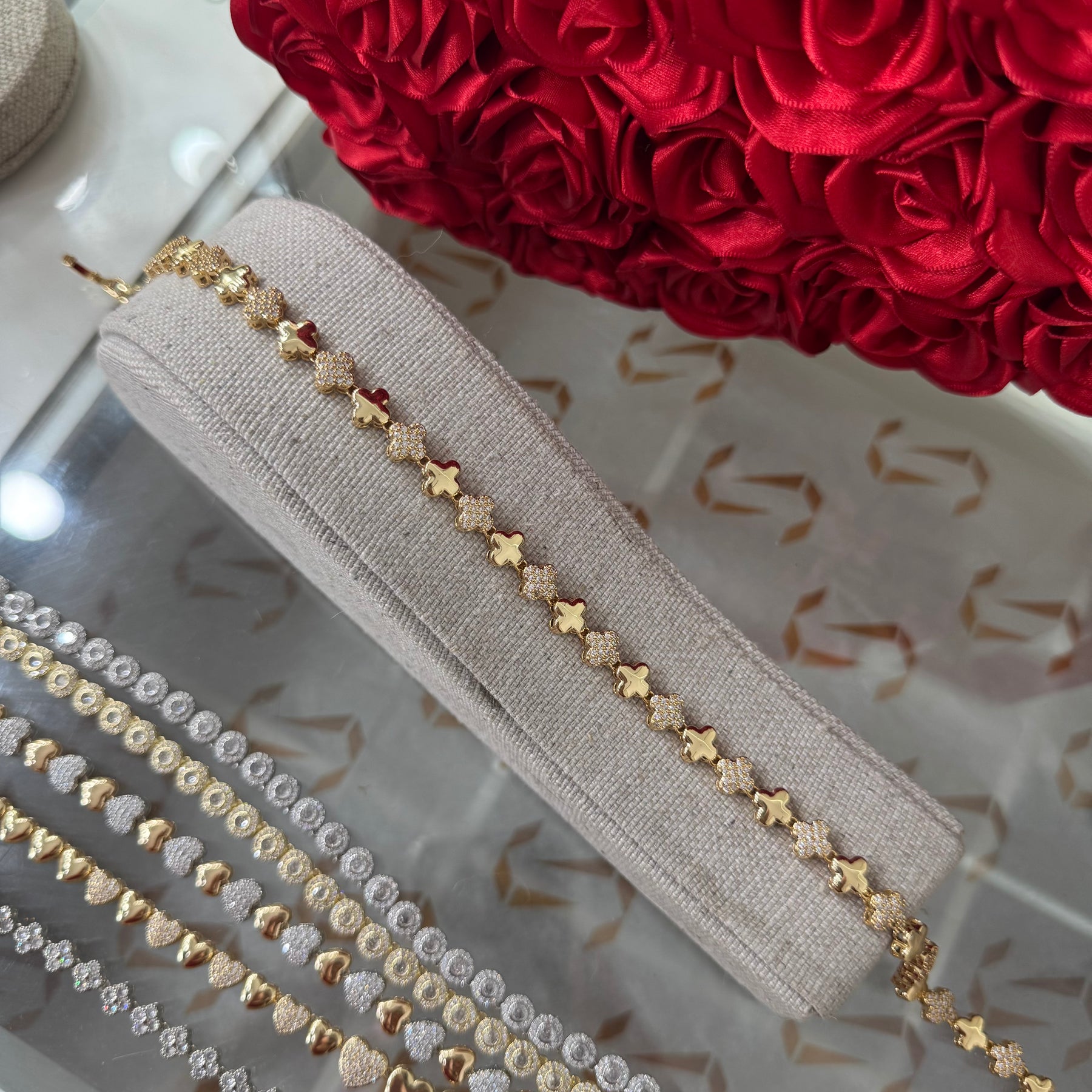 COLAR TREVO CRAVEJADO LUXO